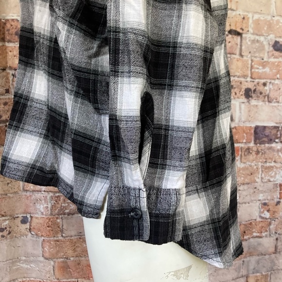 SO Long Sleeve Button Down Plaid Shirt Black & White Sz Small - Picture 5 of 8
